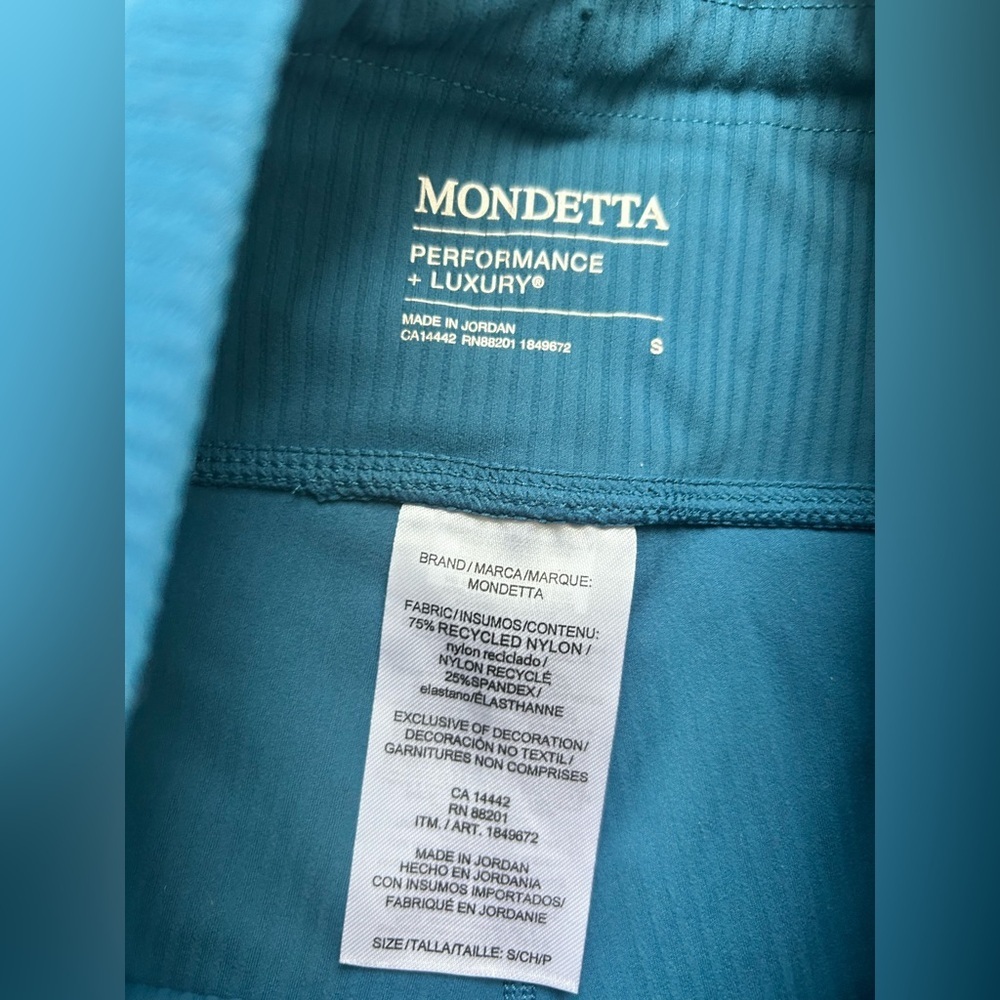 Mondetta NWOT Teal Ribbed Workout Biker Shorts 8” Inseam size small - Picture 2 of 4